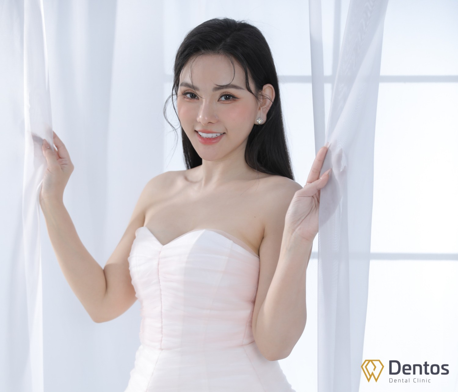 Ca sĩ Thu Thủy tỏa sáng cùng răng sứ Orodent Bleach